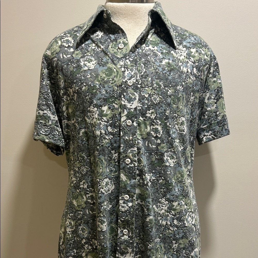 Vintage Saturday’s in California floral button up shirt